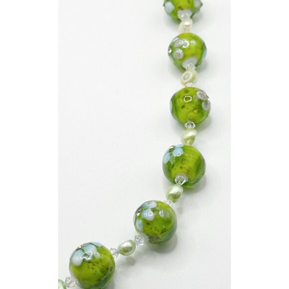 Green Lampwork Glass Beaded Necklace With Dyed Freshwater Pearls - Picture 4 of 5